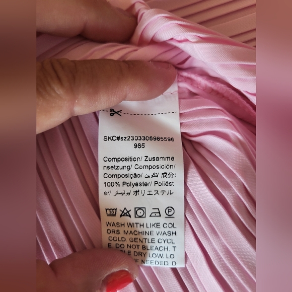 NEW Emery Rose Chic Pink Pleated Blouse, Size XS - Picture 5 of 7